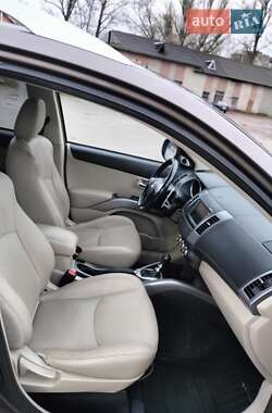 Внедорожник / Кроссовер Mitsubishi Outlander XL 2010 в 
