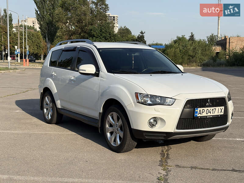 Mitsubishi Outlander XL 2010