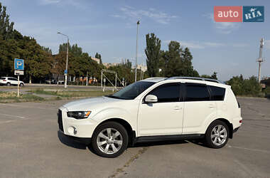 Внедорожник / Кроссовер Mitsubishi Outlander XL 2010 в 