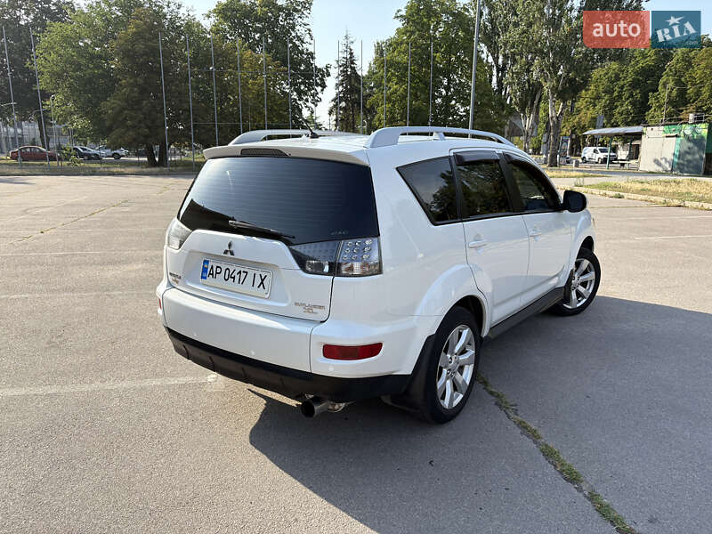 Позашляховик / Кросовер Mitsubishi Outlander XL 2010 в Запоріжжі