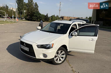 Внедорожник / Кроссовер Mitsubishi Outlander XL 2010 в 