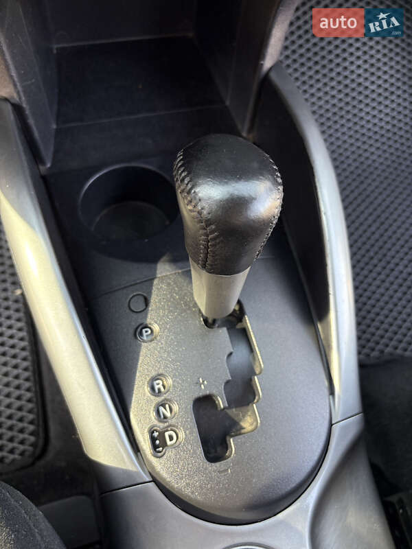 Позашляховик / Кросовер Mitsubishi Outlander XL 2010 в Запоріжжі