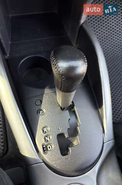Внедорожник / Кроссовер Mitsubishi Outlander XL 2010 в 
