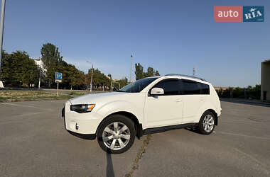 Внедорожник / Кроссовер Mitsubishi Outlander XL 2010 в 