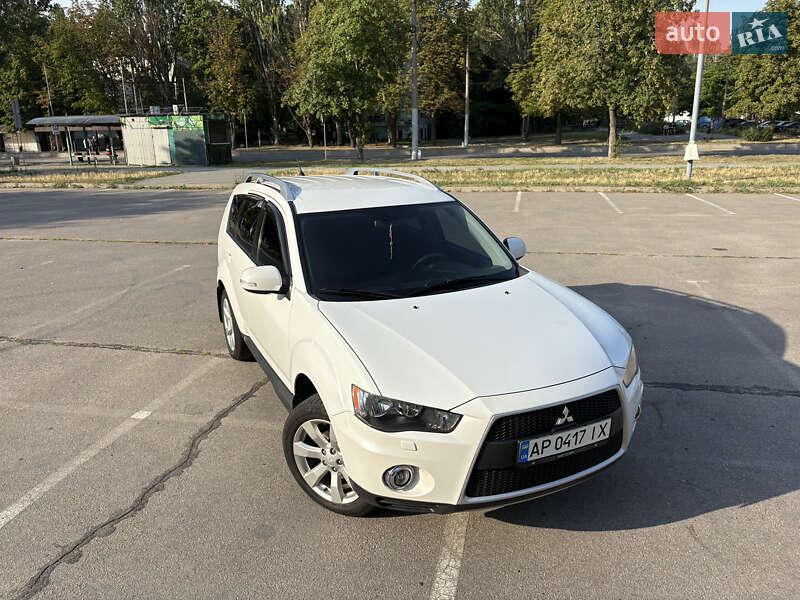 Позашляховик / Кросовер Mitsubishi Outlander XL 2010 в Запоріжжі