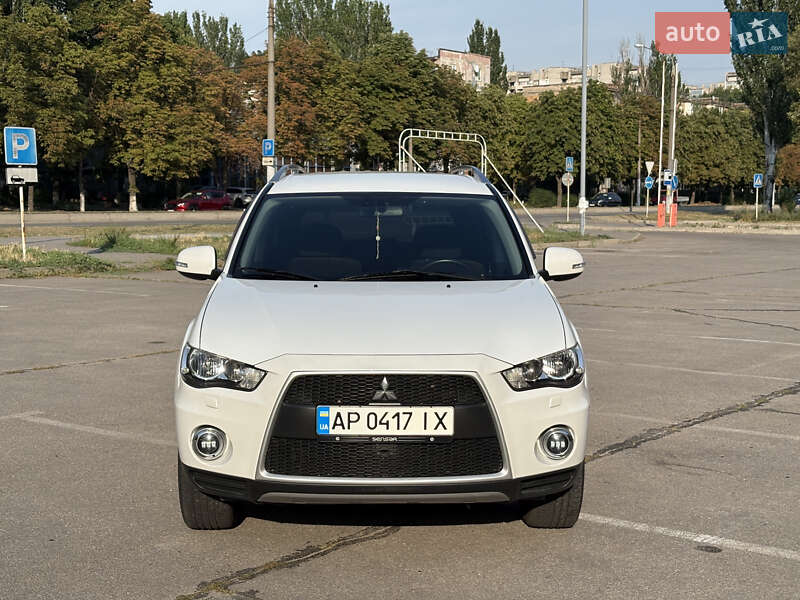 Позашляховик / Кросовер Mitsubishi Outlander XL 2010 в Запоріжжі