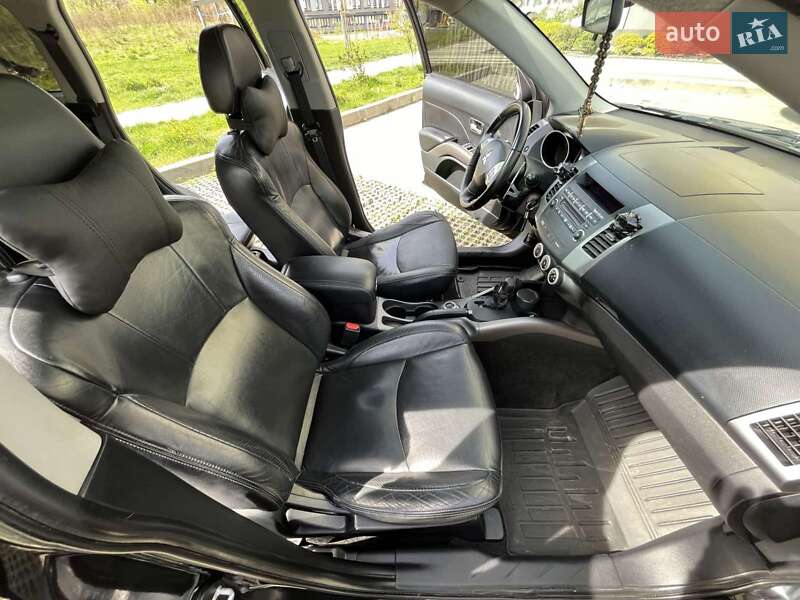 Внедорожник / Кроссовер Mitsubishi Outlander XL 2007 в Львове фото 22 Внедорожник / Кроссовер Mitsubishi Outlander XL 2007 в Львове