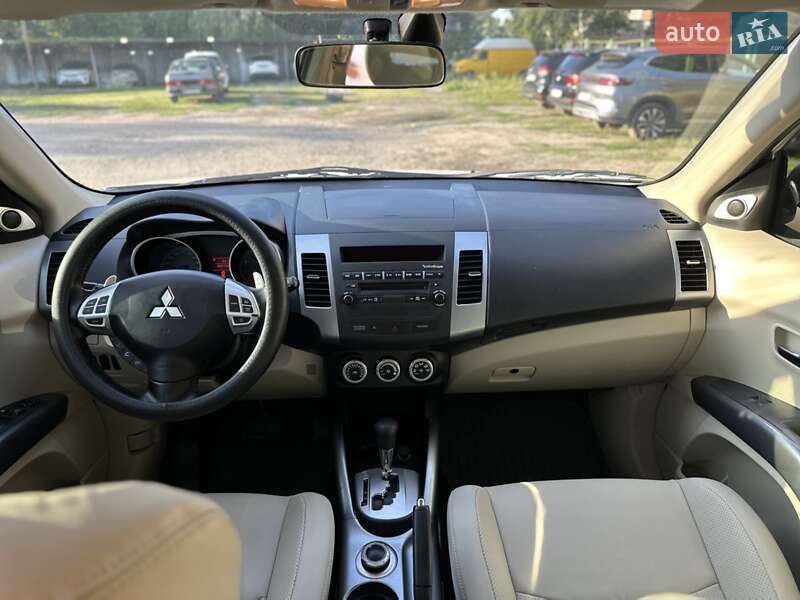 Внедорожник / Кроссовер Mitsubishi Outlander XL 2008 в Полтаве