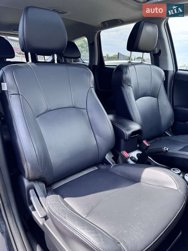 Внедорожник / Кроссовер Mitsubishi Outlander XL 2010 в Киеве