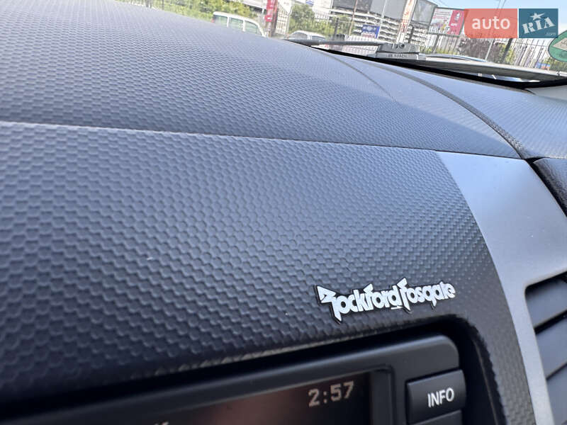 Внедорожник / Кроссовер Mitsubishi Outlander XL 2010 в Киеве