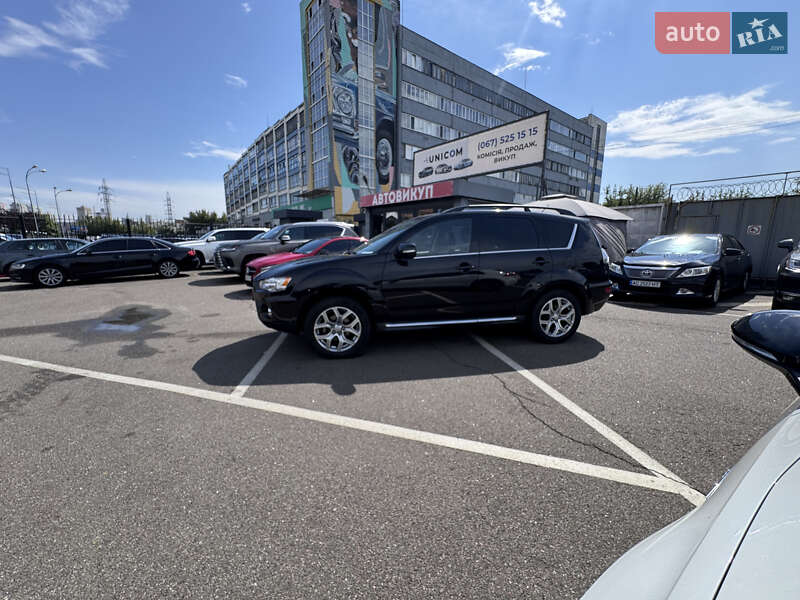 Внедорожник / Кроссовер Mitsubishi Outlander XL 2010 в Киеве