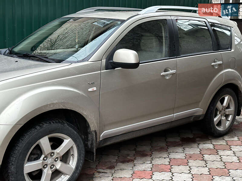 Внедорожник / Кроссовер Mitsubishi Outlander XL 2008 в Одессе