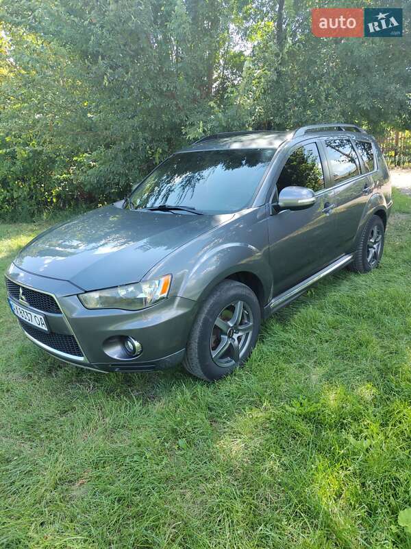 Mitsubishi Outlander XL 2010