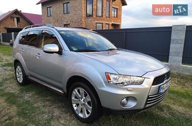 Внедорожник / Кроссовер Mitsubishi Outlander XL 2012 в Коломые