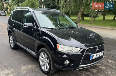 Позашляховик / Кросовер Mitsubishi Outlander XL 2010 в Львові