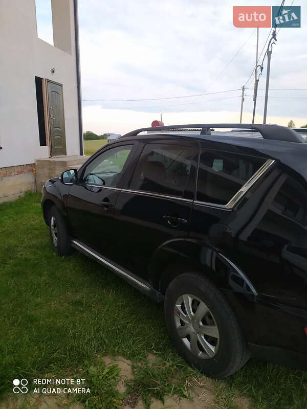 Внедорожник / Кроссовер Mitsubishi Outlander XL 2012 в Луцке