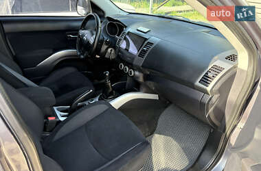Позашляховик / Кросовер Mitsubishi Outlander XL 2008 в 