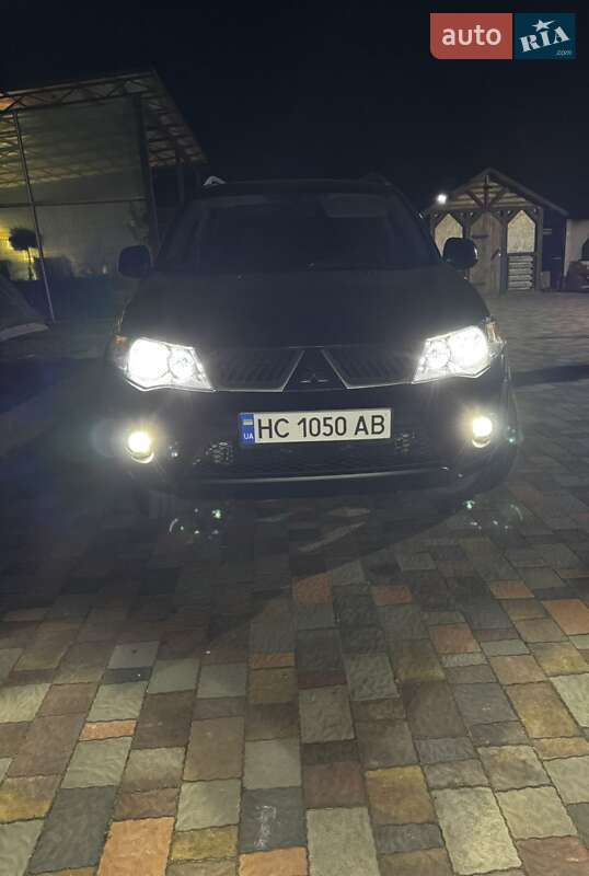 Внедорожник / Кроссовер Mitsubishi Outlander XL 2008 в Львове