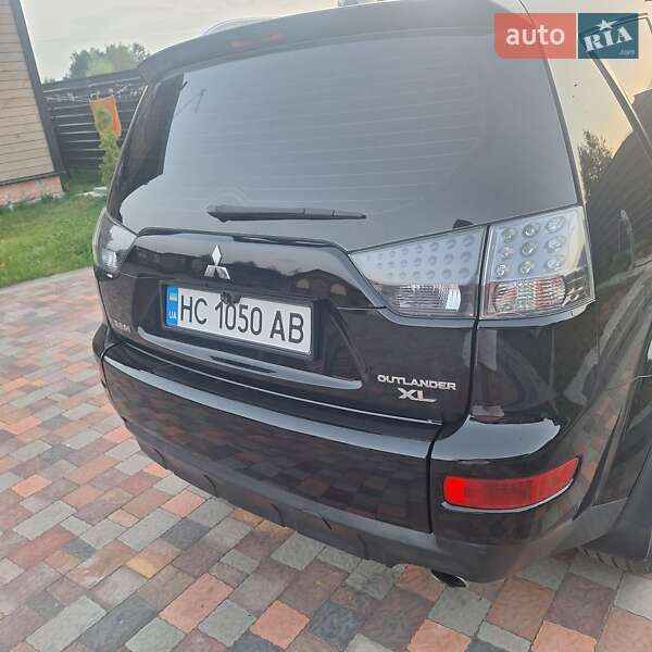 Внедорожник / Кроссовер Mitsubishi Outlander XL 2008 в Львове