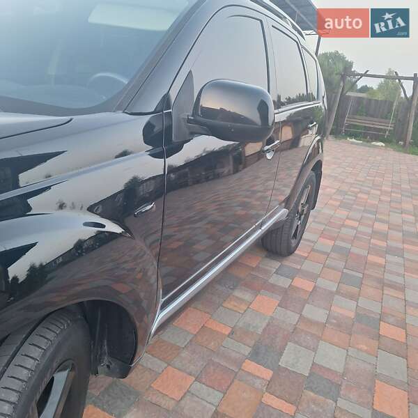 Внедорожник / Кроссовер Mitsubishi Outlander XL 2008 в Львове