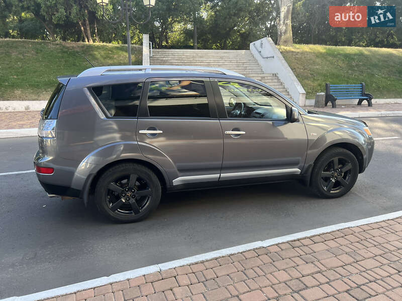 Внедорожник / Кроссовер Mitsubishi Outlander XL 2008 в Одессе фото 7 Внедорожник / Кроссовер Mitsubishi Outlander XL 2008 в Одессе