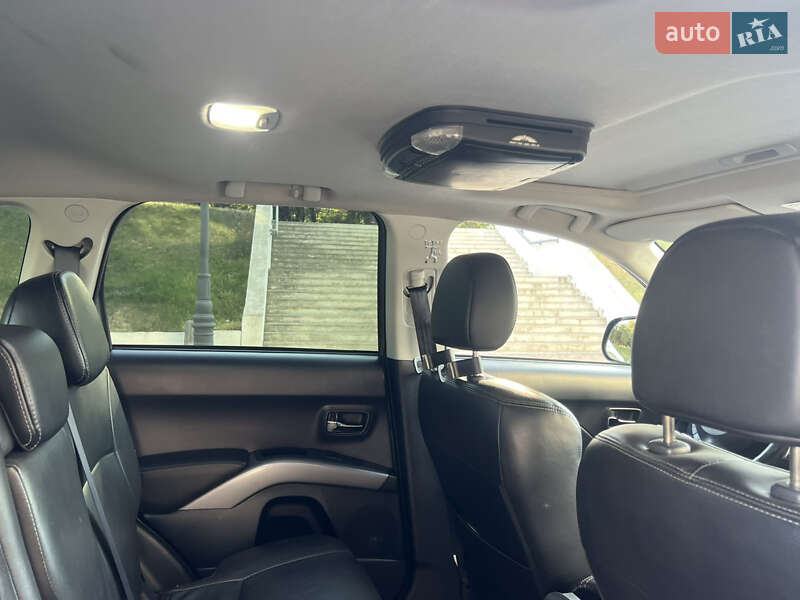 Внедорожник / Кроссовер Mitsubishi Outlander XL 2008 в Одессе фото 12 Внедорожник / Кроссовер Mitsubishi Outlander XL 2008 в Одессе