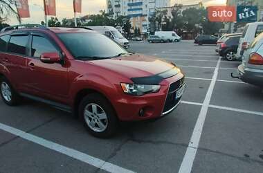 Внедорожник / Кроссовер Mitsubishi Outlander XL 2011 в Ивано-Франковске