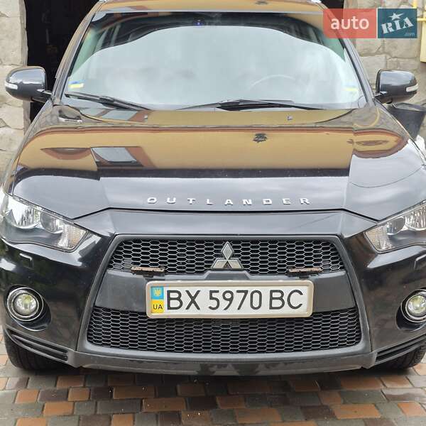 Внедорожник / Кроссовер Mitsubishi Outlander XL 2011 в 
