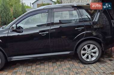 Внедорожник / Кроссовер Mitsubishi Outlander XL 2011 в 