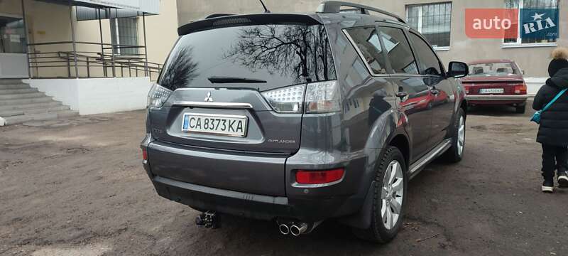 Mitsubishi Outlander XL 2011