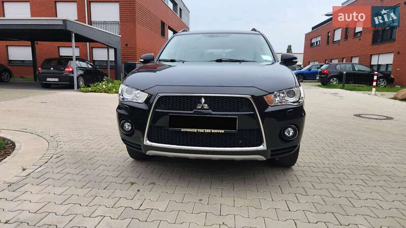 Внедорожник / Кроссовер Mitsubishi Outlander XL 2010 в Днепре