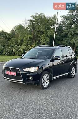 Внедорожник / Кроссовер Mitsubishi Outlander XL 2010 в Мукачево