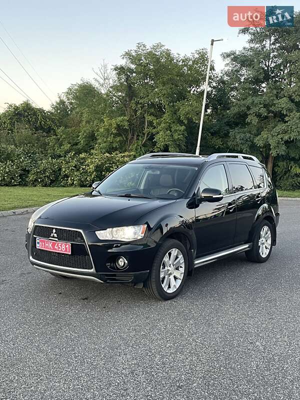 Внедорожник / Кроссовер Mitsubishi Outlander XL 2010 в 