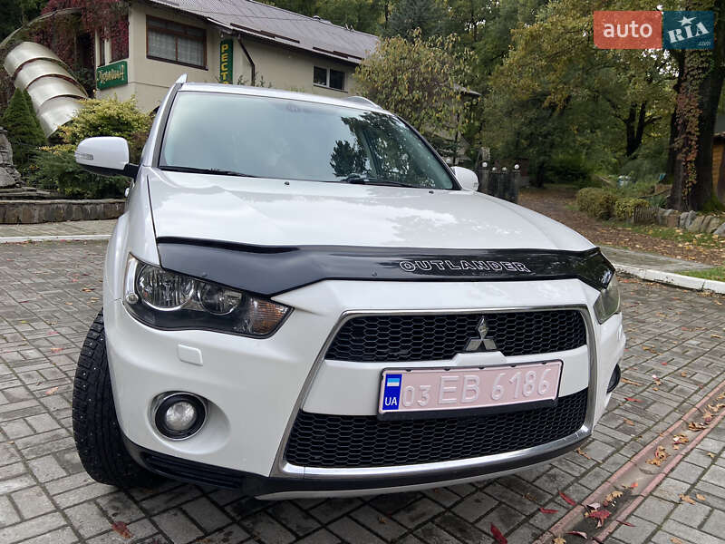 Внедорожник / Кроссовер Mitsubishi Outlander XL 2010 в Дрогобыче