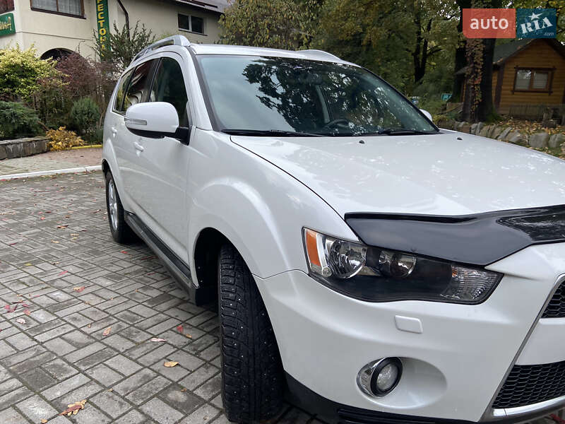 Внедорожник / Кроссовер Mitsubishi Outlander XL 2010 в Дрогобыче