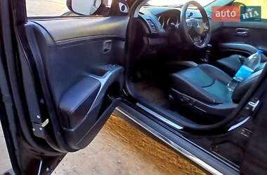 Внедорожник / Кроссовер Mitsubishi Outlander XL 2011 в 