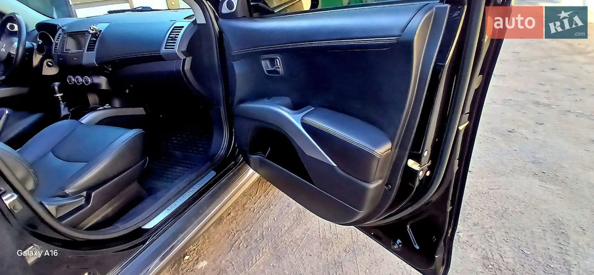 2011 Mitsubishi Outlander - мініатюра 15