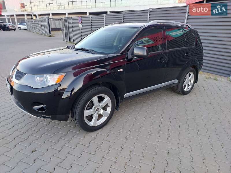 Внедорожник / Кроссовер Mitsubishi Outlander XL 2008 в Киеве