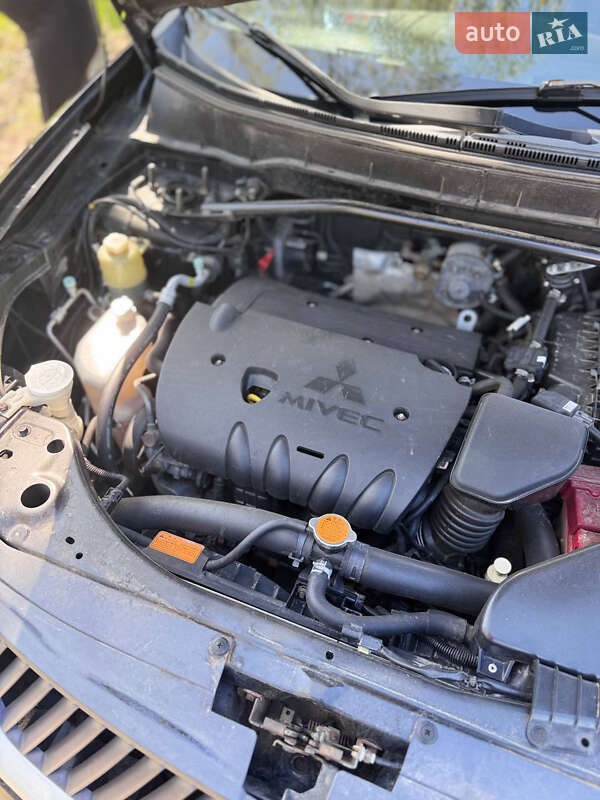 Внедорожник / Кроссовер Mitsubishi Outlander XL 2008 в Ахтырке