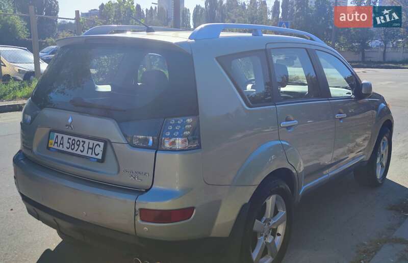 Внедорожник / Кроссовер Mitsubishi Outlander XL 2008 в Киеве