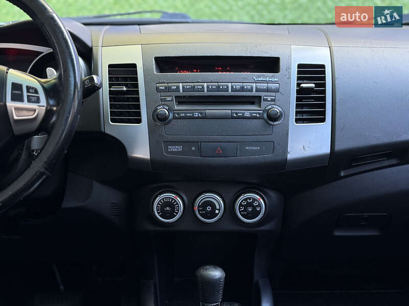 Внедорожник / Кроссовер Mitsubishi Outlander XL 2007 в Одессе