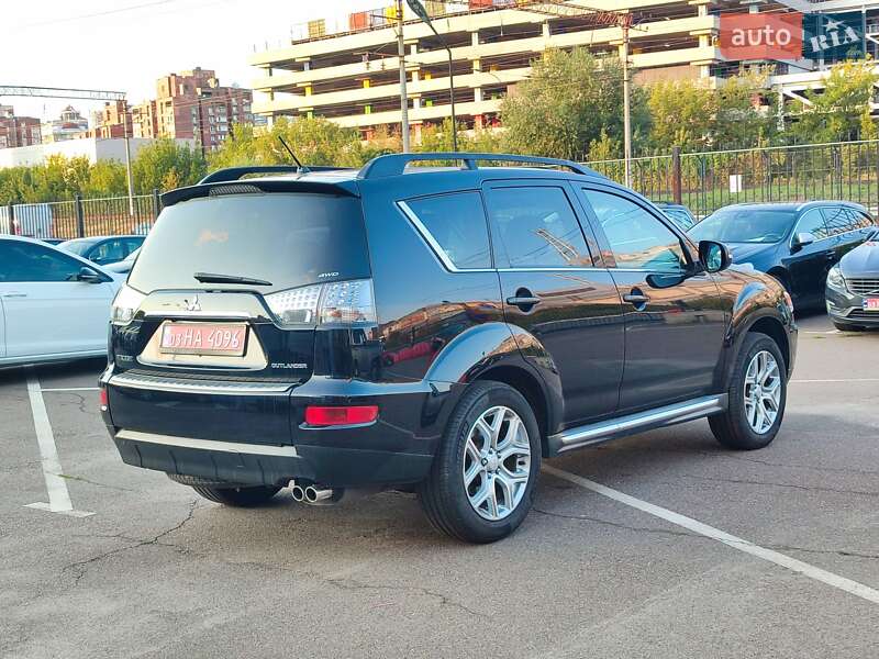 Внедорожник / Кроссовер Mitsubishi Outlander XL 2010 в Киеве