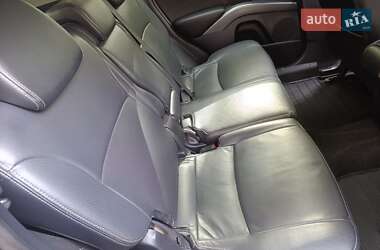 Внедорожник / Кроссовер Mitsubishi Outlander XL 2010 в 