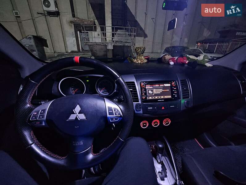 Позашляховик / Кросовер Mitsubishi Outlander XL 2008 в Львові
