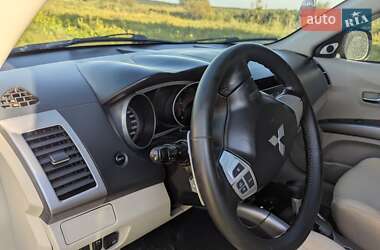 Внедорожник / Кроссовер Mitsubishi Outlander XL 2007 в 
