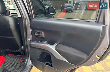 Внедорожник / Кроссовер Mitsubishi Outlander XL 2008 в 
