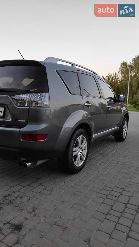Внедорожник / Кроссовер Mitsubishi Outlander XL 2008 в Самборе
