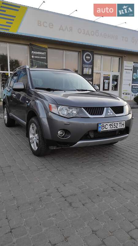 Внедорожник / Кроссовер Mitsubishi Outlander XL 2008 в Самборе
