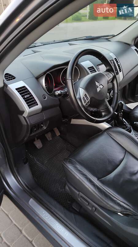 Внедорожник / Кроссовер Mitsubishi Outlander XL 2008 в Самборе