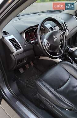 Внедорожник / Кроссовер Mitsubishi Outlander XL 2008 в 